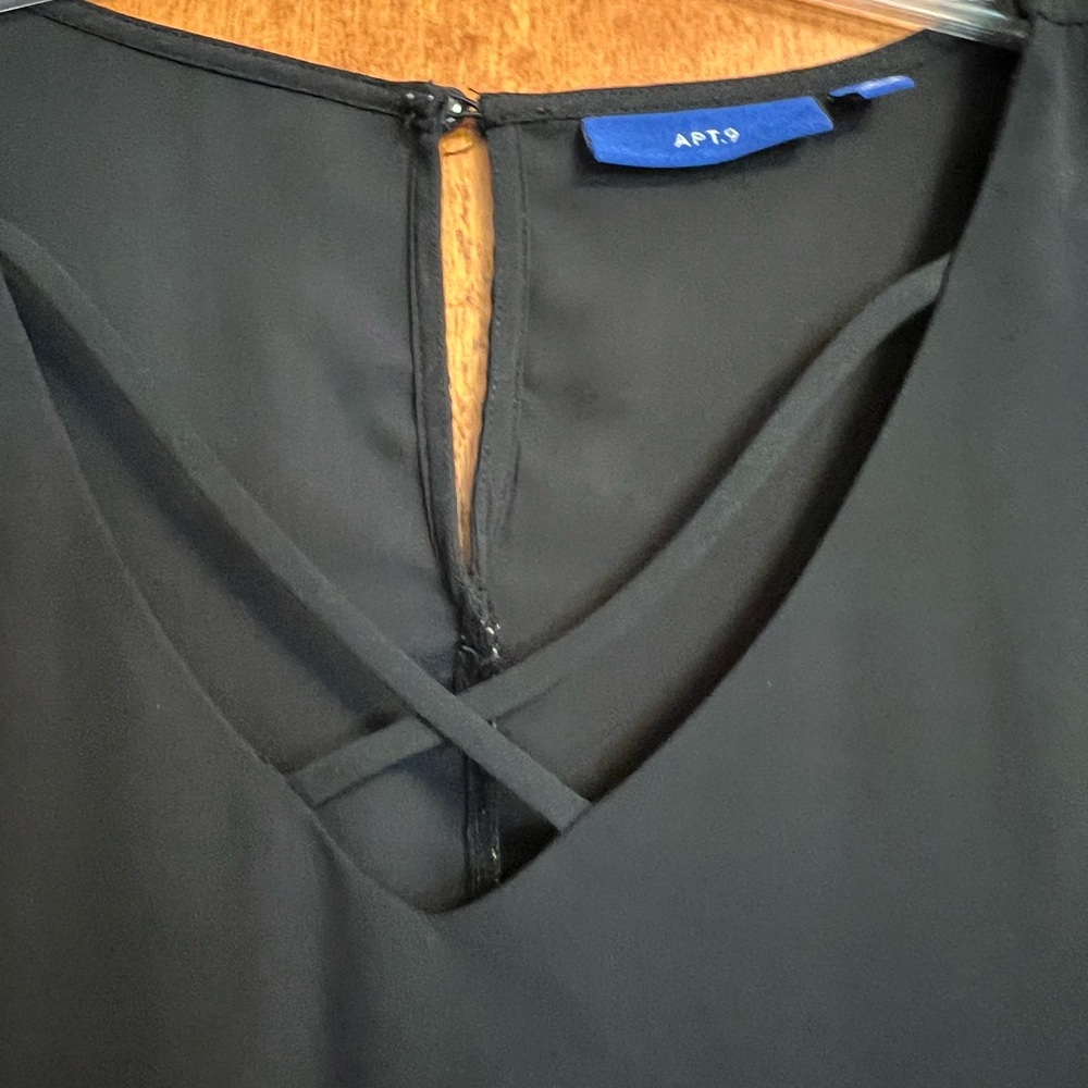 Apt. 9 Black V-Neck Crisscross Front Top